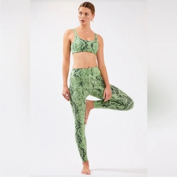 Alo Yoga High-Waist Vapor Green Snakeskin Leggings - Picture 3 of 9